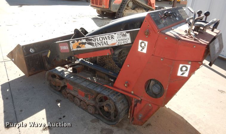 image for item DK7584 2011 Toro TX427  compact utility loader