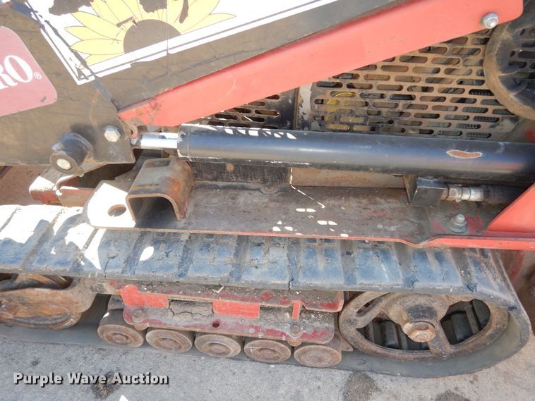 image for item DK7584 2011 Toro TX427  compact utility loader