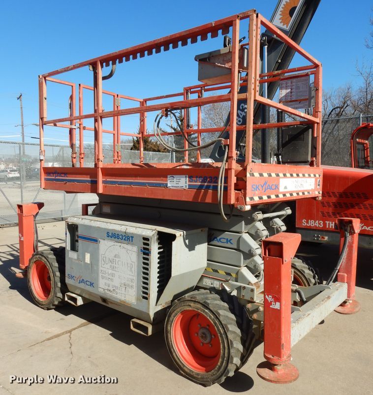 image for item DK7588 Skyjack SJ6832RT  scissor lift