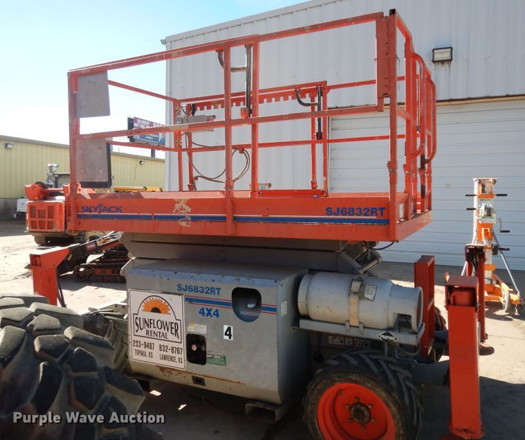 image for item DK7588 Skyjack SJ6832RT  scissor lift
