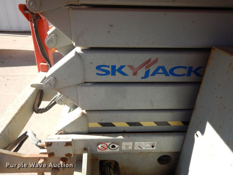 image for item DK7588 Skyjack SJ6832RT  scissor lift