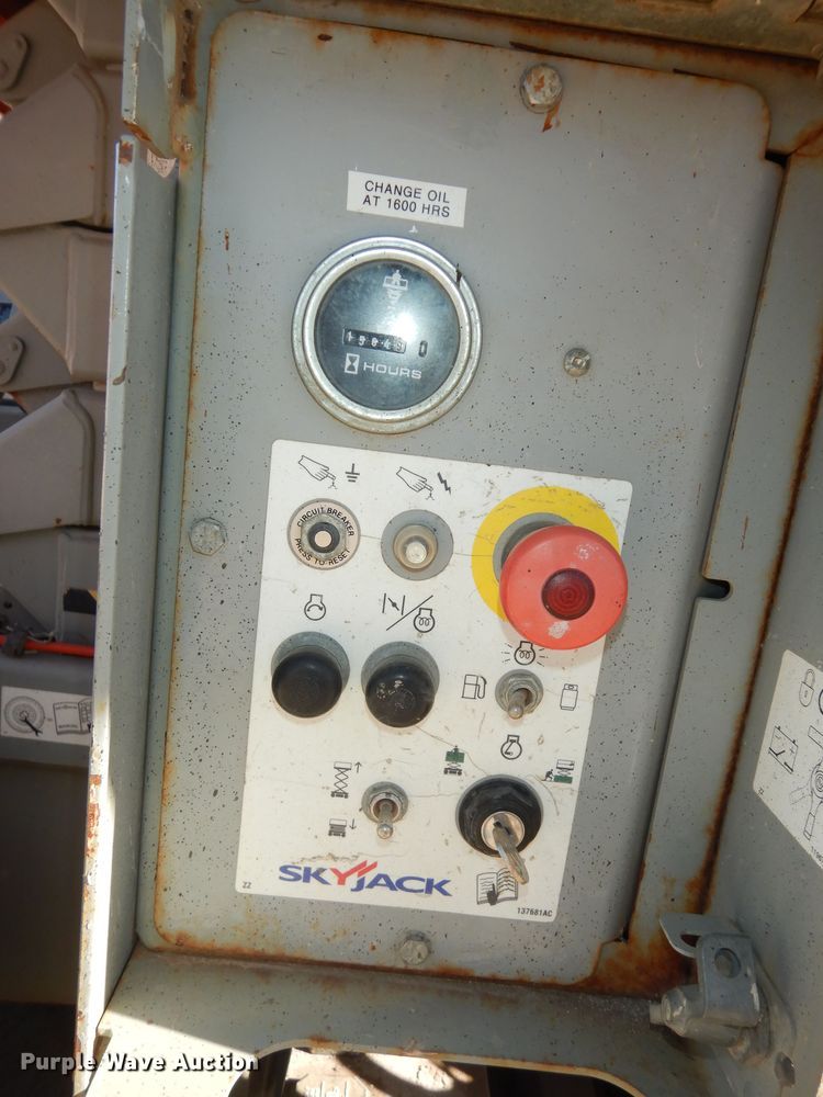 image for item DK7588 Skyjack SJ6832RT  scissor lift