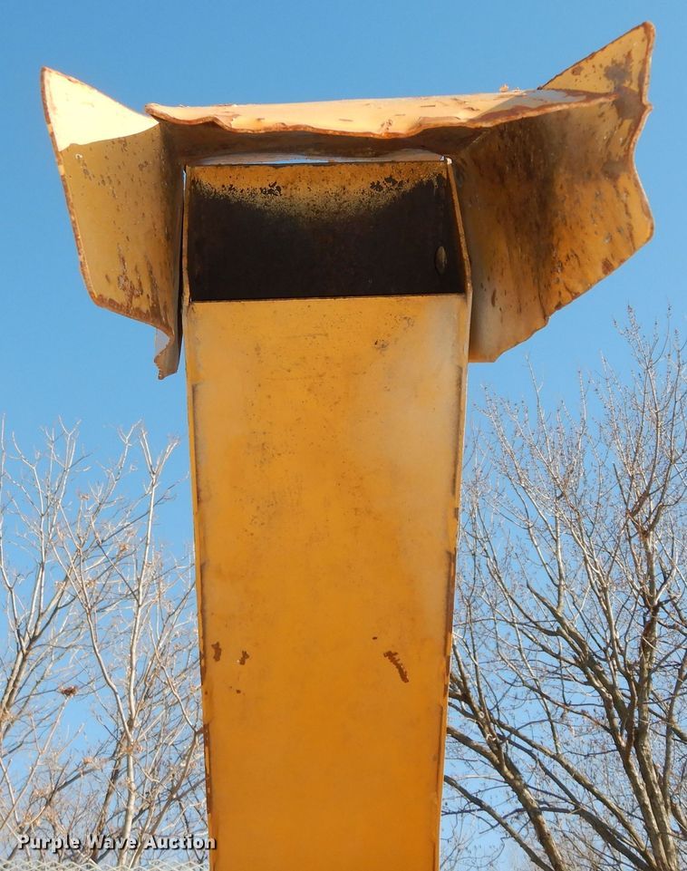 image for item DK7590 2015 Vermeer BC700XL  wood chipper