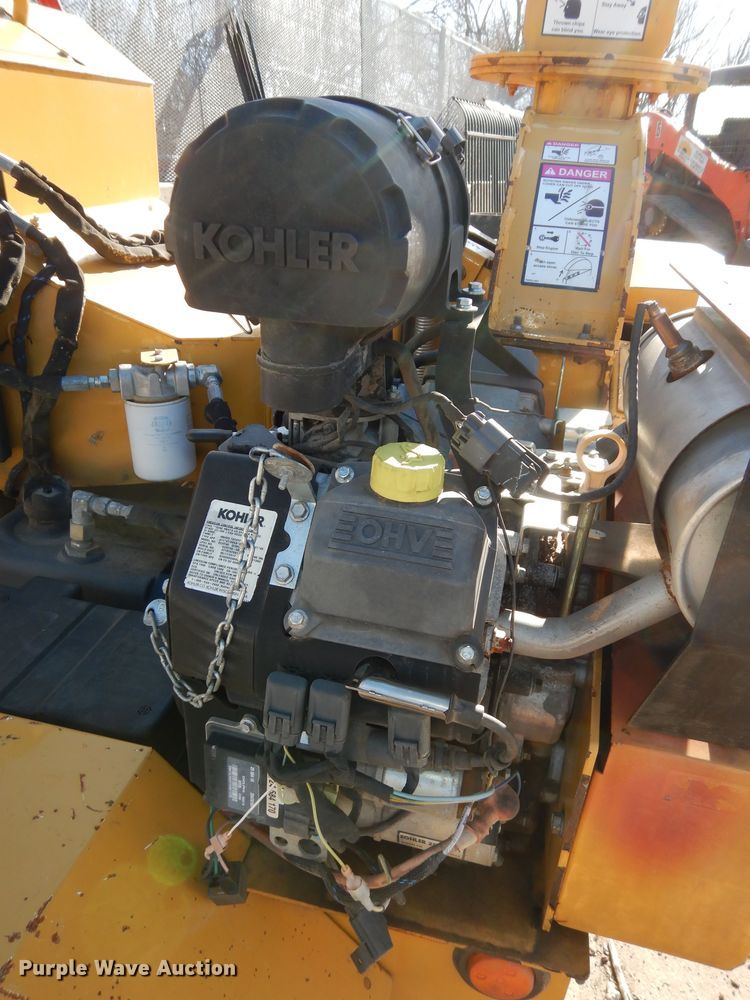 image for item DK7590 2015 Vermeer BC700XL  wood chipper