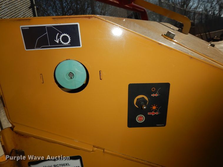 image for item DK7590 2015 Vermeer BC700XL  wood chipper