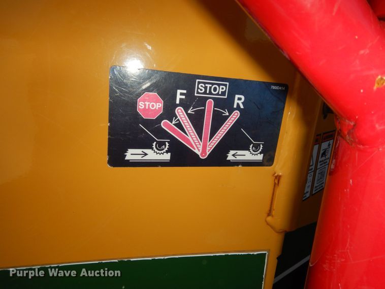 image for item DK7590 2015 Vermeer BC700XL  wood chipper