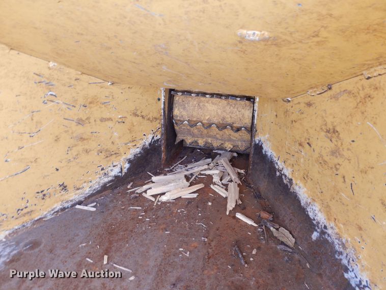 image for item DK7590 2015 Vermeer BC700XL  wood chipper