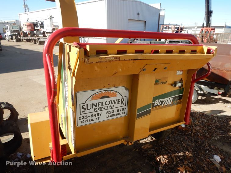 image for item DK7590 2015 Vermeer BC700XL  wood chipper