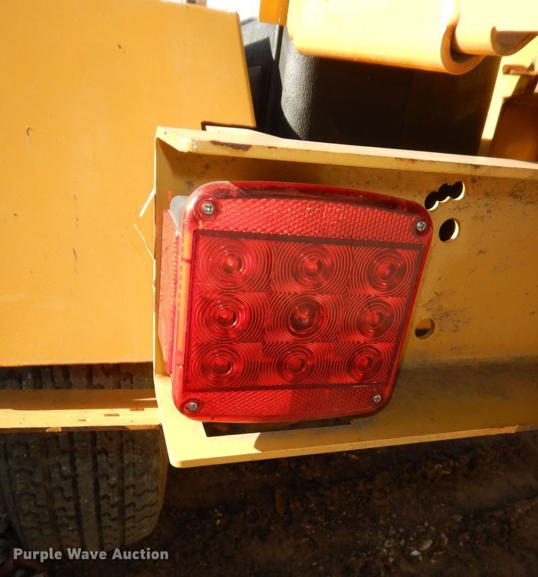 image for item DK7590 2015 Vermeer BC700XL  wood chipper