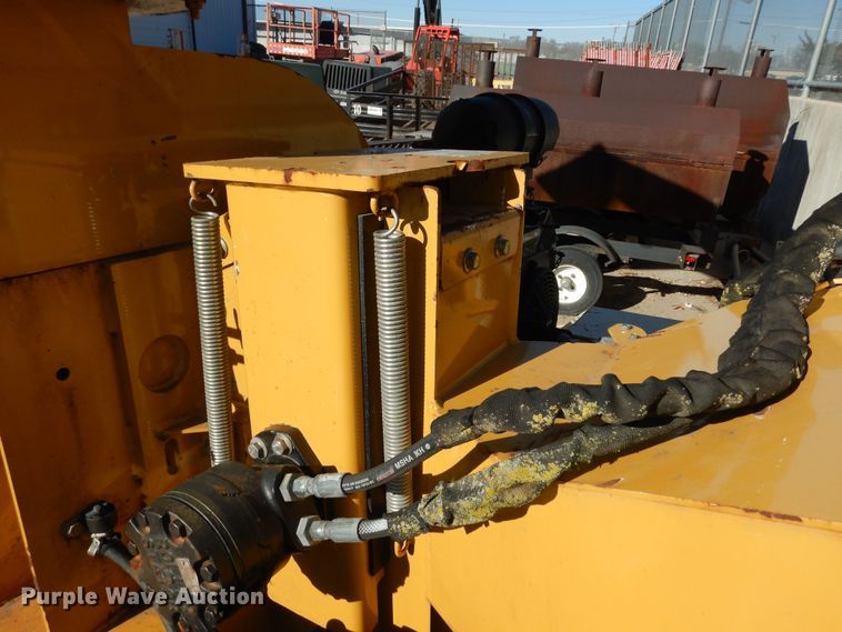 image for item DK7590 2015 Vermeer BC700XL  wood chipper