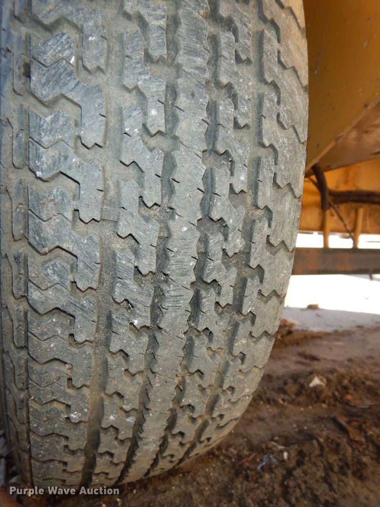 image for item DK7590 2015 Vermeer BC700XL  wood chipper