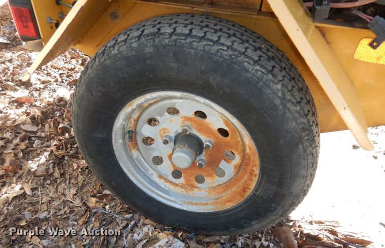 image for item DK7590 2015 Vermeer BC700XL  wood chipper