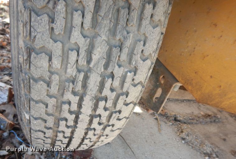 image for item DK7590 2015 Vermeer BC700XL  wood chipper