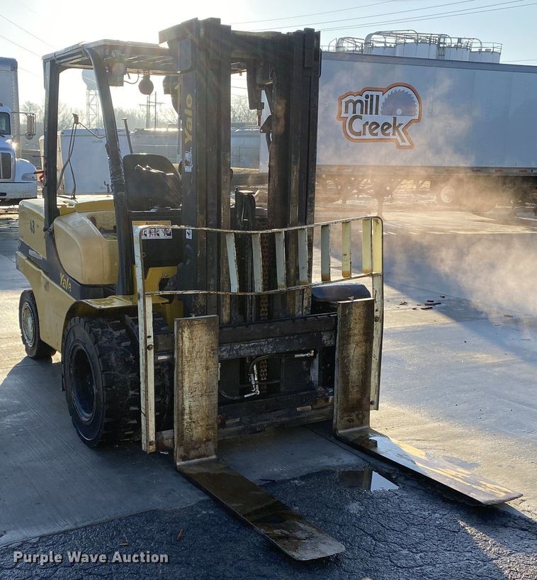 image for item DL7018 Yale  forklift
