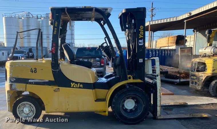 image for item DL7018 Yale  forklift