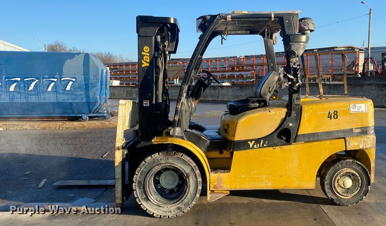 image for item DL7018 Yale  forklift