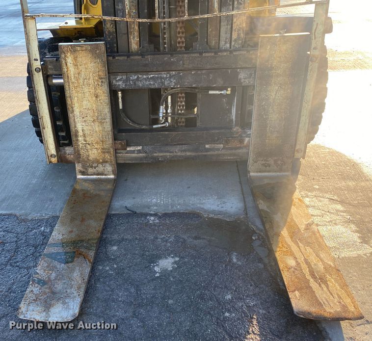 image for item DL7018 Yale  forklift