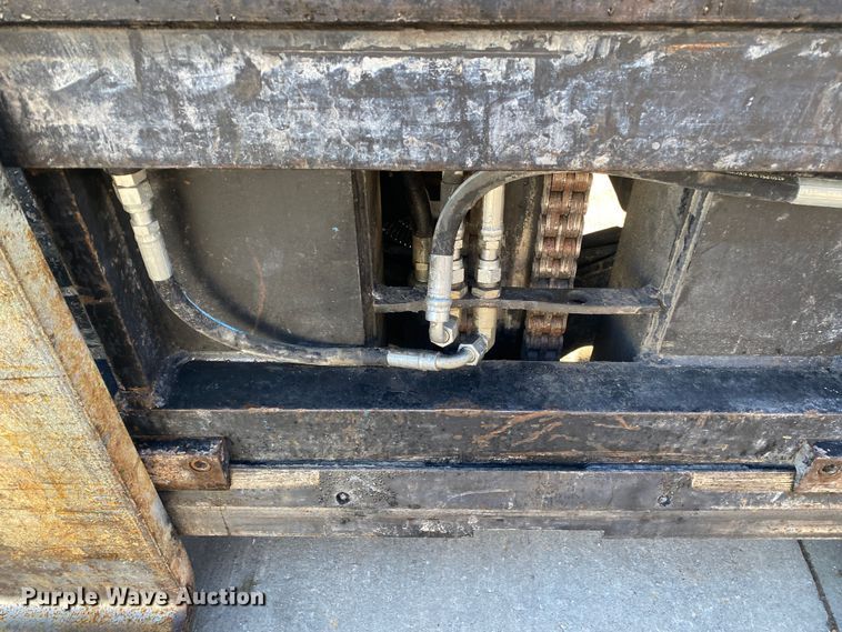 image for item DL7018 Yale  forklift