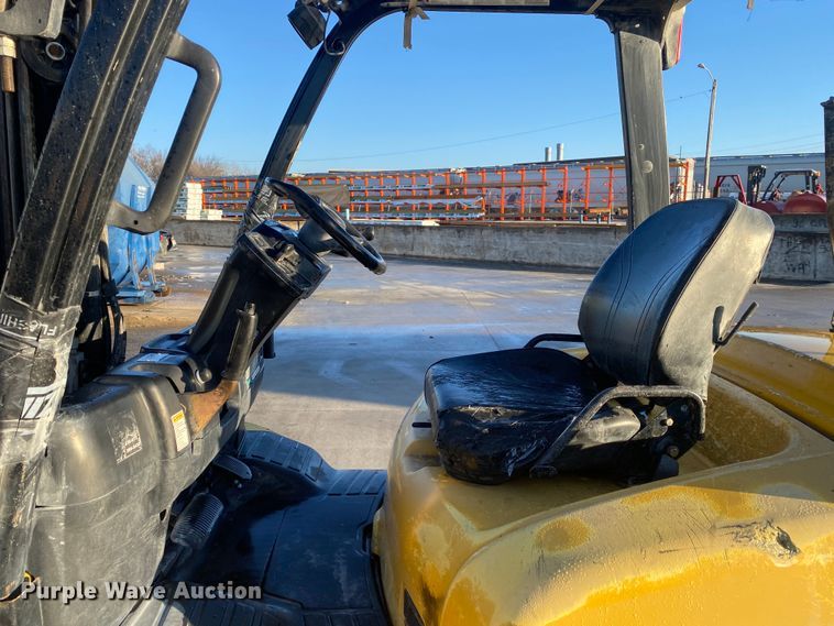 image for item DL7018 Yale  forklift