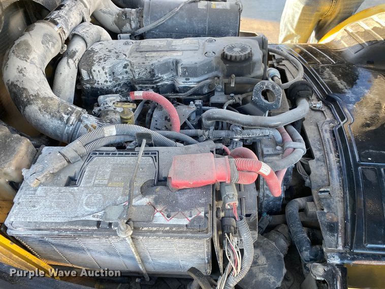 image for item DL7018 Yale  forklift