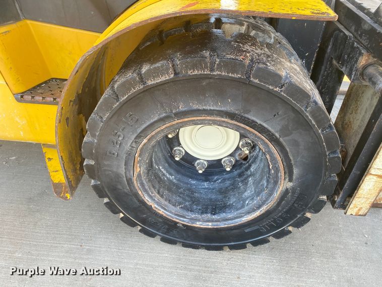 image for item DL7018 Yale  forklift