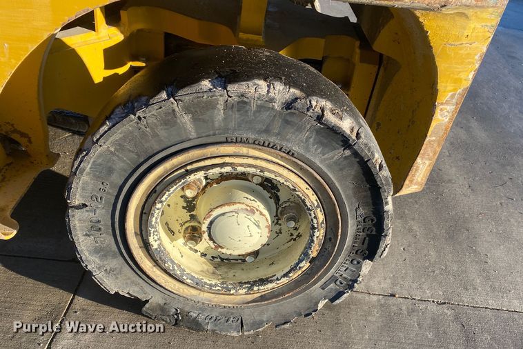 image for item DL7018 Yale  forklift