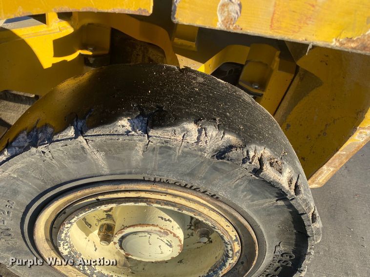 image for item DL7018 Yale  forklift