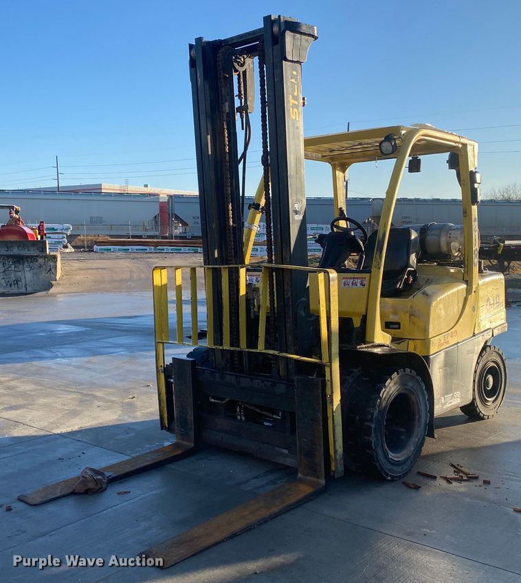 image for item DL7019 1995 Hyster  forklift
