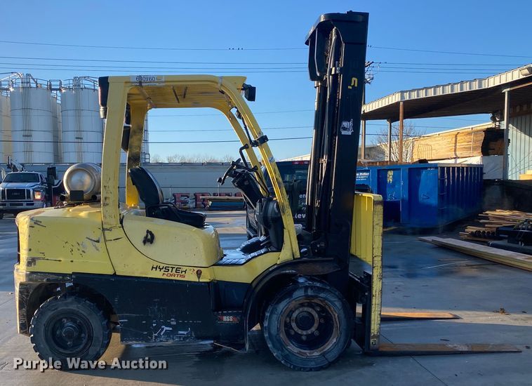 image for item DL7019 1995 Hyster  forklift