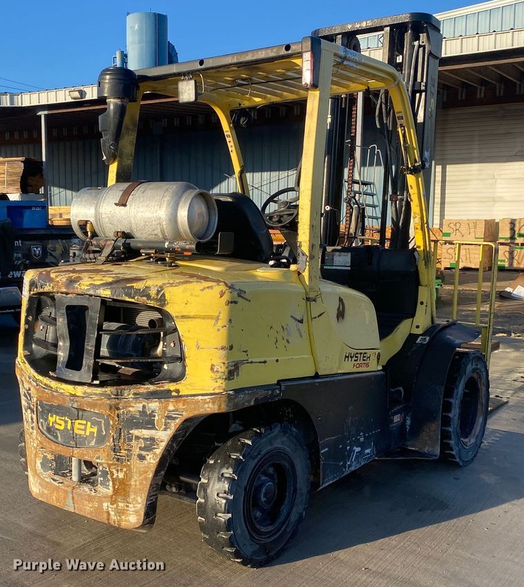 image for item DL7019 1995 Hyster  forklift