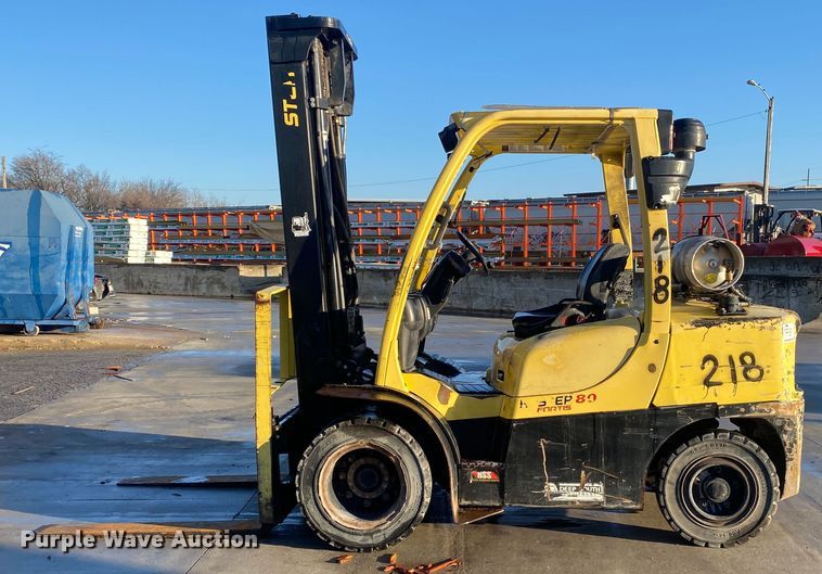 image for item DL7019 1995 Hyster  forklift
