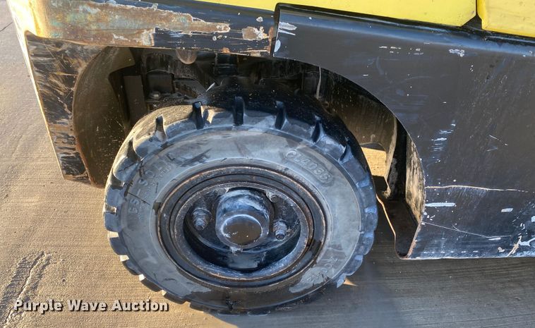 image for item DL7019 1995 Hyster  forklift