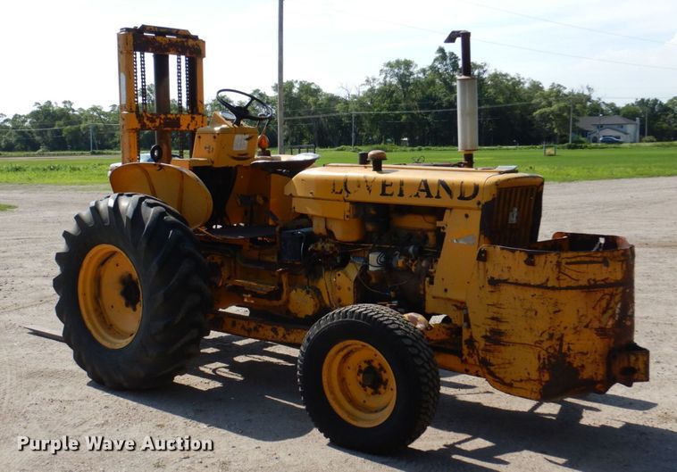 image for item DM2270 International Harvester 5410  forklift