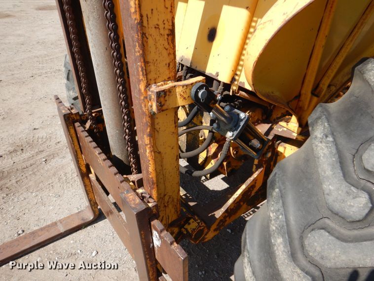 image for item DM2270 International Harvester 5410  forklift