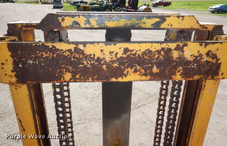 image for item DM2270 International Harvester 5410  forklift