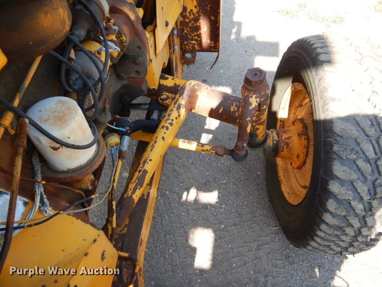 image for item DM2270 International Harvester 5410  forklift