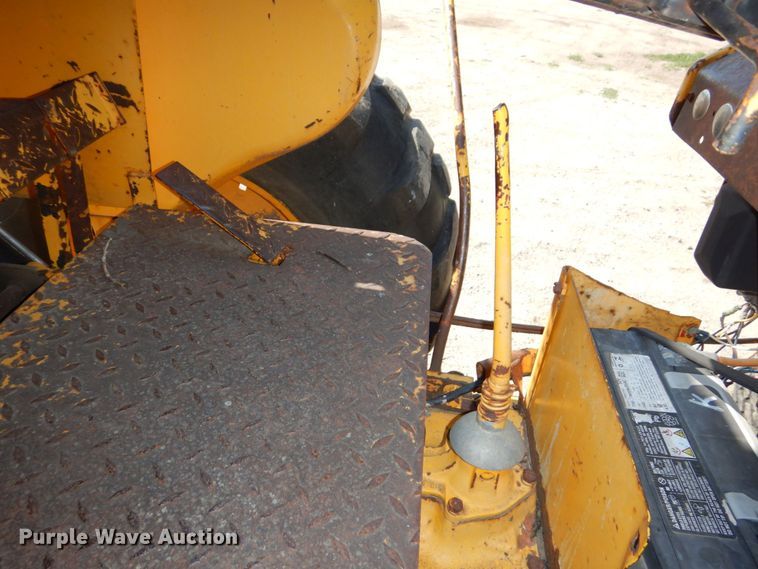 image for item DM2270 International Harvester 5410  forklift