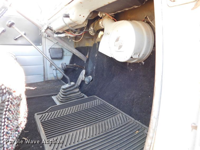 image for item DM2554 1952 Chevrolet  pickup truck