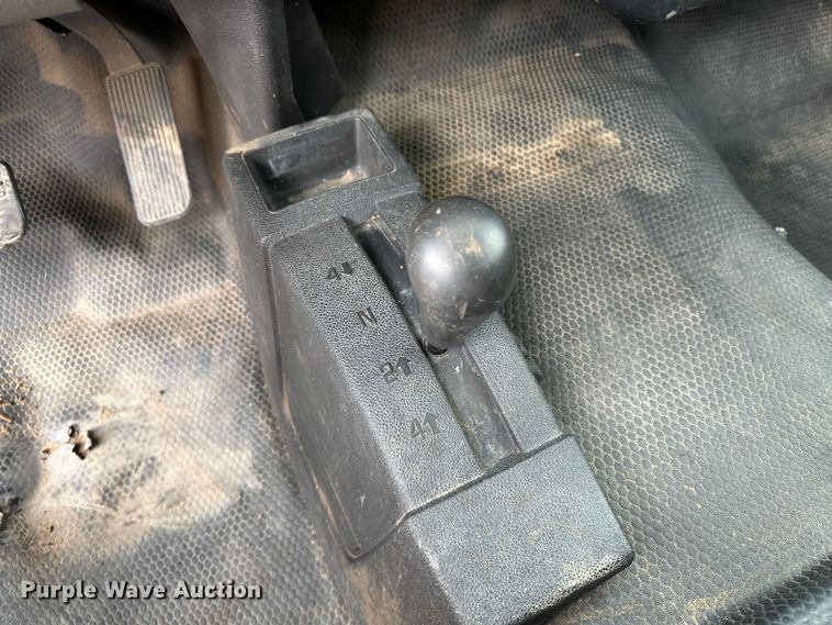 image for item DM2555 2013  Chevrolet Silverado 1500  flatbed truck