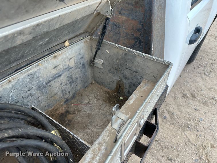 image for item DM2555 2013  Chevrolet Silverado 1500  flatbed truck