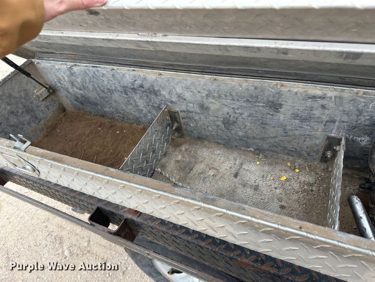 image for item DM2555 2013  Chevrolet Silverado 1500  flatbed truck