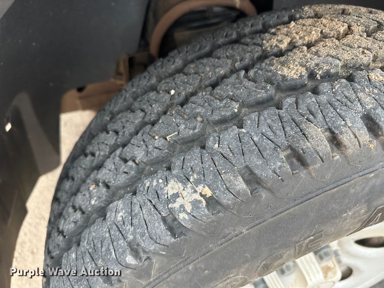 image for item DM2555 2013  Chevrolet Silverado 1500  flatbed truck