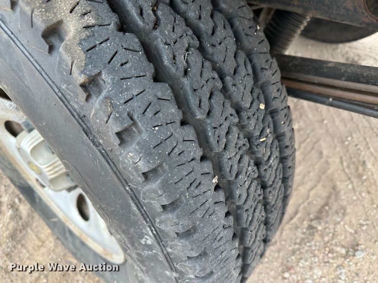 image for item DM2555 2013  Chevrolet Silverado 1500  flatbed truck