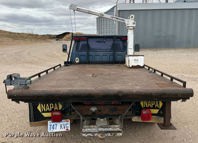 image for item DM2557 1995 Ford F350  flatbed truck