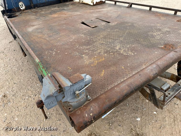 image for item DM2557 1995 Ford F350  flatbed truck