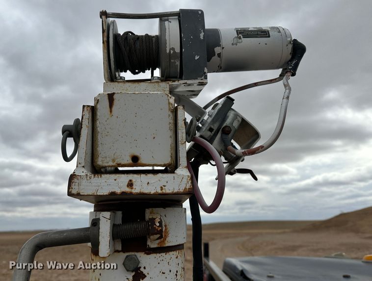 image for item DM2557 1995 Ford F350  flatbed truck