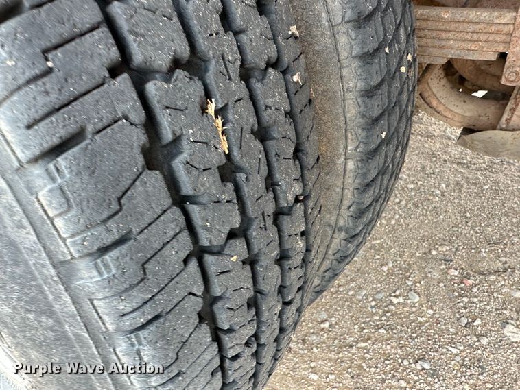 image for item DM2557 1995 Ford F350  flatbed truck