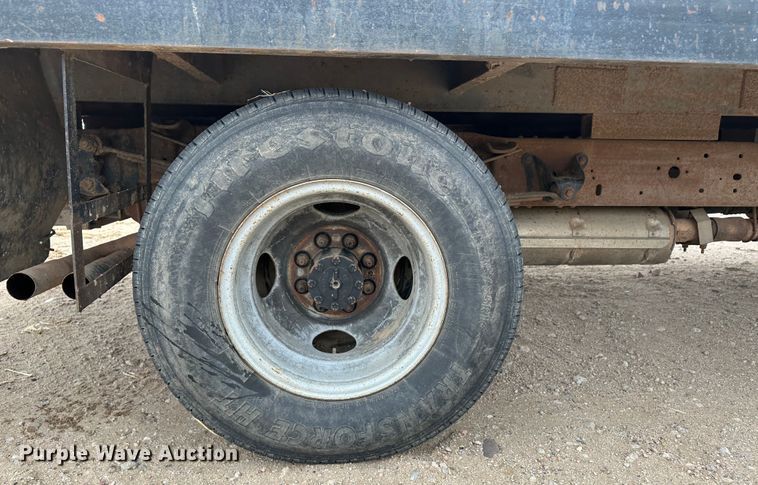 image for item DM2557 1995 Ford F350  flatbed truck