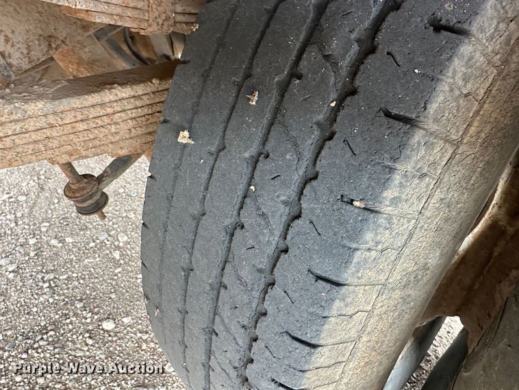 image for item DM2557 1995 Ford F350  flatbed truck