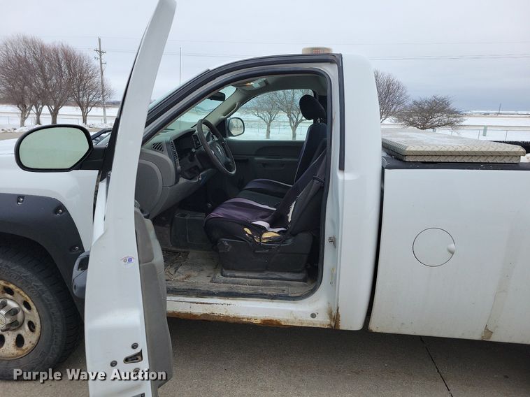 image for item DM8192 2010  Chevrolet Silverado 1500  pickup truck